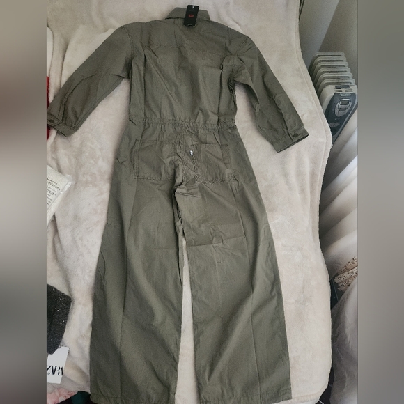 Levi's Parachute Baggy Jumpsuit  Deep Lichen - Green 100 Cotton BNWT - Picture 4 of 16